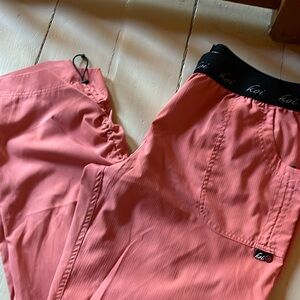 Koi Scrubs Set XL women’s Coral